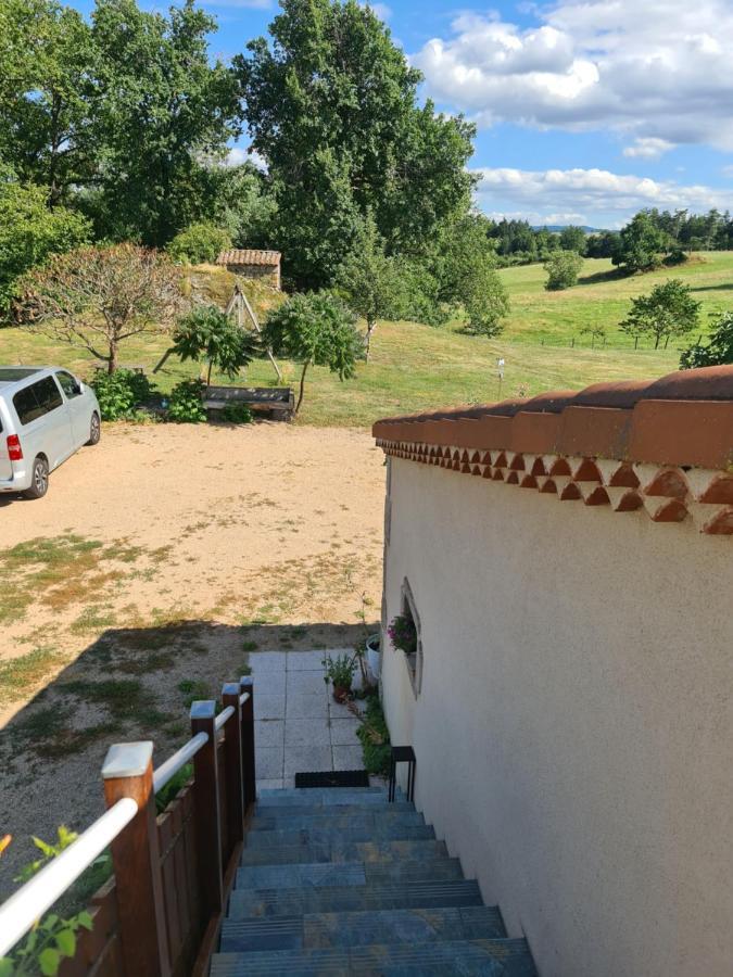Gite Chez Tiane Saint-Flour-L'Etang Exterior foto